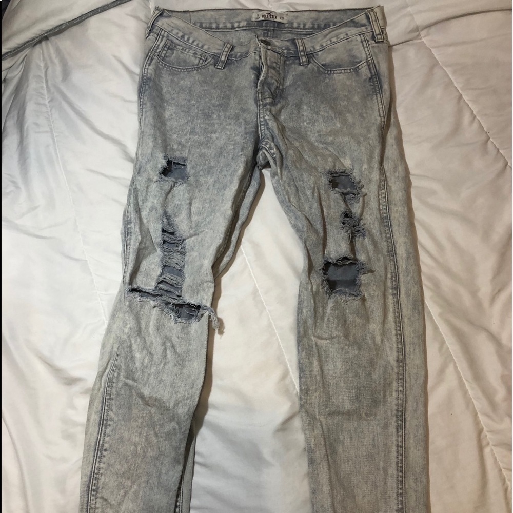 Light grey Hollister BOYFRIEND jeans 👖